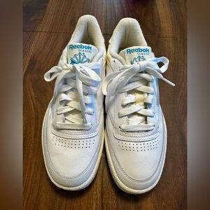 NWOB/NWOT Reebok Men’s Classic Club C 85 Vintage White Sneakers with Blue Logo